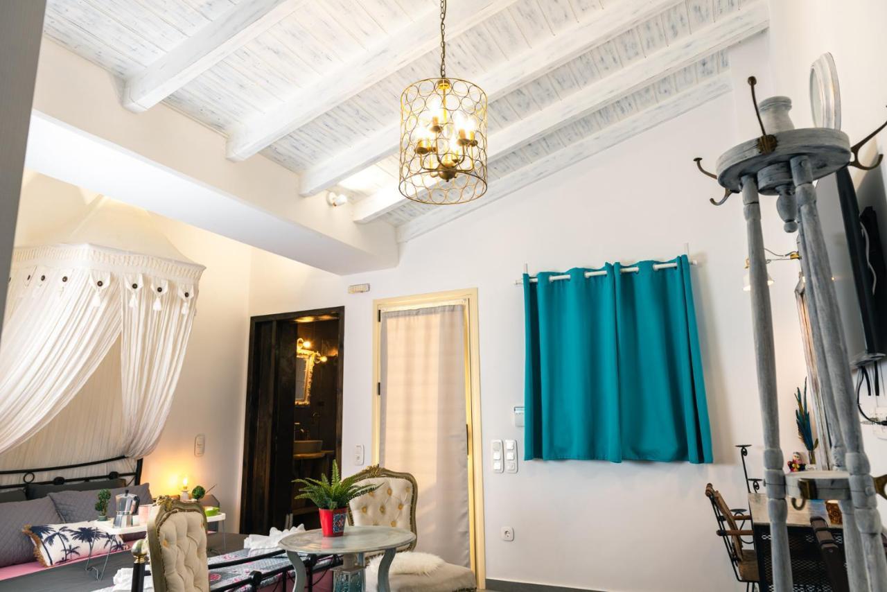 Palmtrees Cottage ลาวริออน ภายนอก รูปภาพ