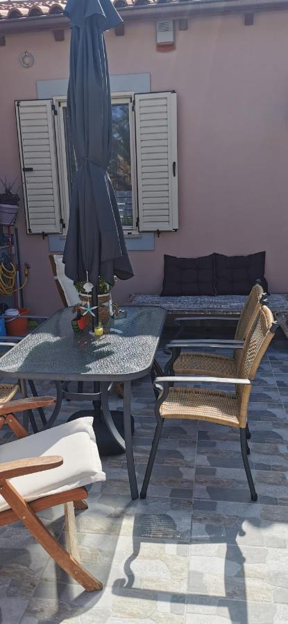 Palmtrees Cottage ลาวริออน ภายนอก รูปภาพ