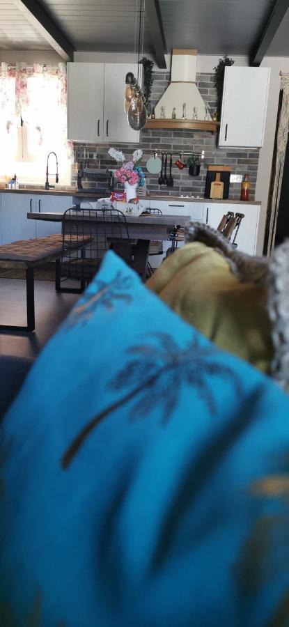 Palmtrees Cottage ลาวริออน ภายนอก รูปภาพ